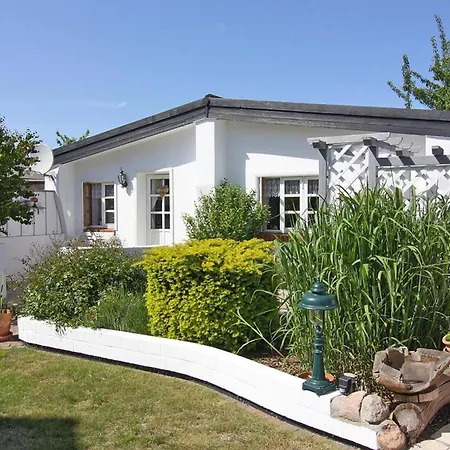 Dom wakacyjny In Mit Garten, Cleaning Included Zempin
