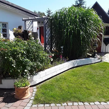 Dom wakacyjny In Mit Garten, Cleaning Included *